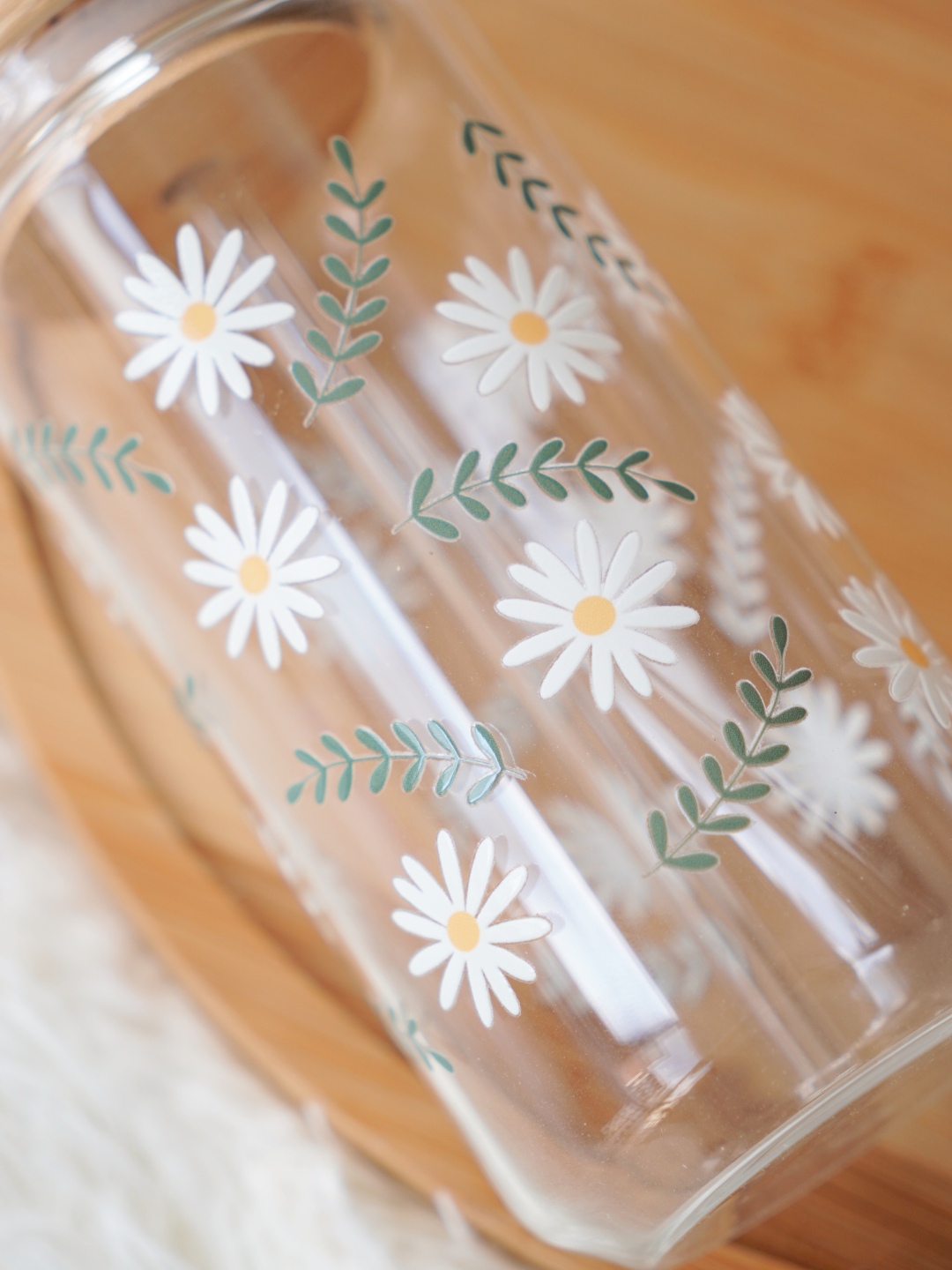 Daisies & Leaves Glass Cup